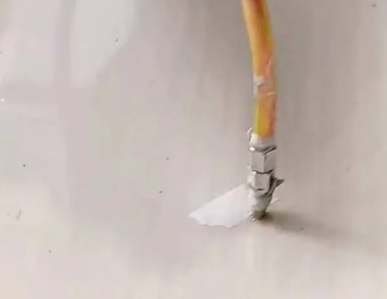 宁城瓷砖空鼓维修公司专业解答在瓷砖铺贴过程中，如果使用的砂料过粗（如全部使用了粗砂），可能会导致以下问题